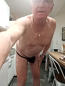 Snapshot of olivbisoumis chatting on 11, 4, 2026 olivbisoumis online show from 11, 4, 2026