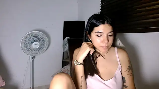MiaDiamontLatin online show from 22, 5, 2026