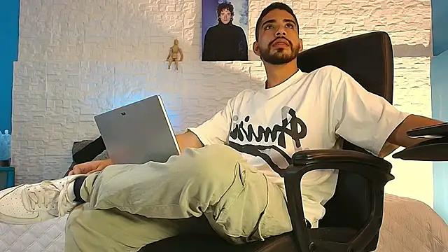 Snapshot of Kratoswolf chatting on 28, 5, 2026 Kratoswolf online show from 28, 5, 2026