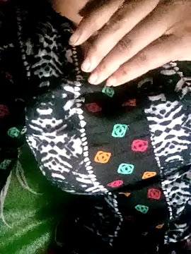 Snapshot of BreezySexyGirl69 chatting on 15, 4, 2026 BreezySexyGirl69 online show from 15, 4, 2026