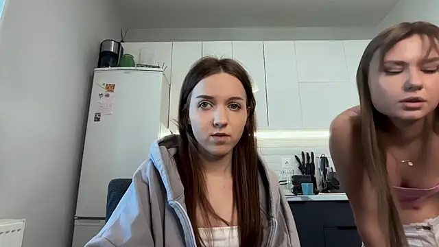 Snapshot of monnymoonn chatting on 7, 4, 2026 monnymoonn online show from 7, 4, 2026