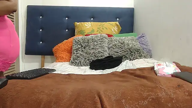 CurvyAssXX21 online show from 10, 5, 2026