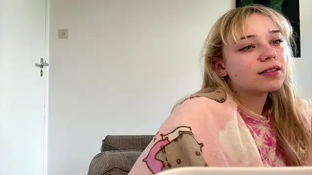 Snapshot of SourMidday chatting on 8, 5, 2026 SourMidday online show from 8, 5, 2026