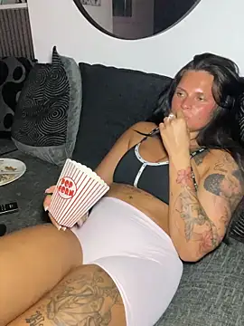 Snapshot of Destinylovex chatting on 17, 3, 2026 Destinylovex online show from 17, 3, 2026