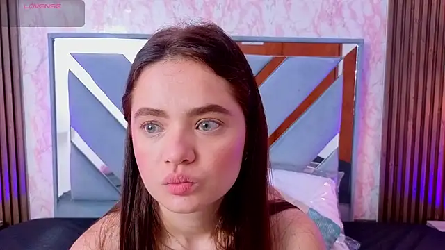 LittleeSara18 online show from 30, 5, 2026