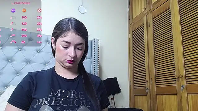 skarlett  36 online show from 14, 5, 2026