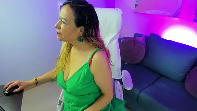 Ivonne 4 online show from 20, 4, 2026