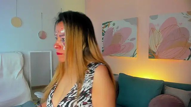 Ivonne 4 online show from 23, 4, 2026