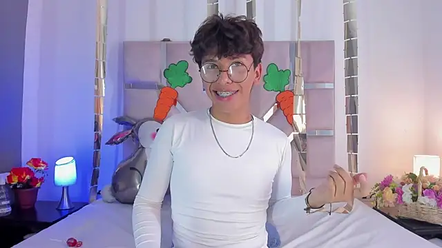 Angel Lux online show from 4, 4, 2026