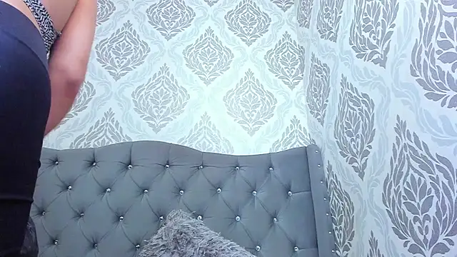 Snapshot of Evaalux chatting on 9, 4, 2026 Evaalux online show from 9, 4, 2026