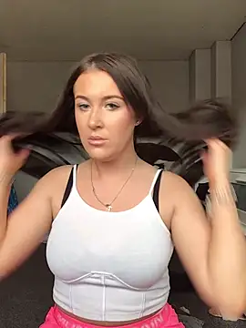 Snapshot of PinkVelvetx chatting on 8, 4, 2026 PinkVelvetx online show from 8, 4, 2026