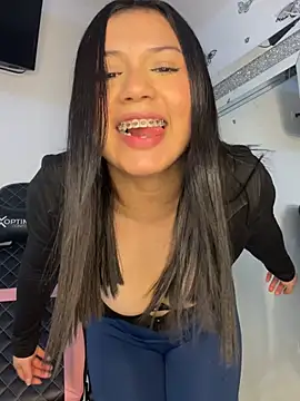 scarleth marquezz online show from 1, 5, 2026