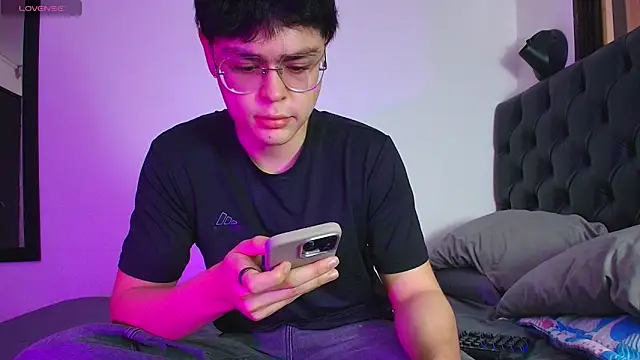 Jean Martiiinez online show from 18, 3, 2026