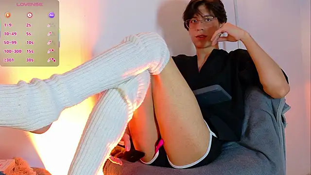 Snapshot of lui_x_dust chatting on 7, 3, 2026 lui x dust online show from 7, 3, 2026