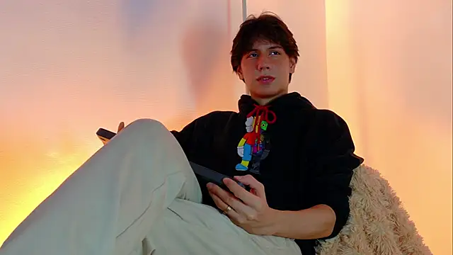 Snapshot of lui_x_dust chatting on 10, 3, 2026 lui x dust online show from 10, 3, 2026