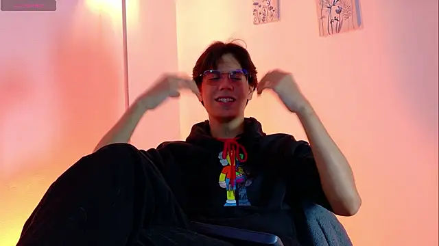 Snapshot of lui_x_dust chatting on 13, 3, 2026 lui x dust online show from 13, 3, 2026