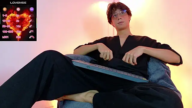 Snapshot of lui_x_dust chatting on 20, 3, 2026 lui x dust online show from 20, 3, 2026