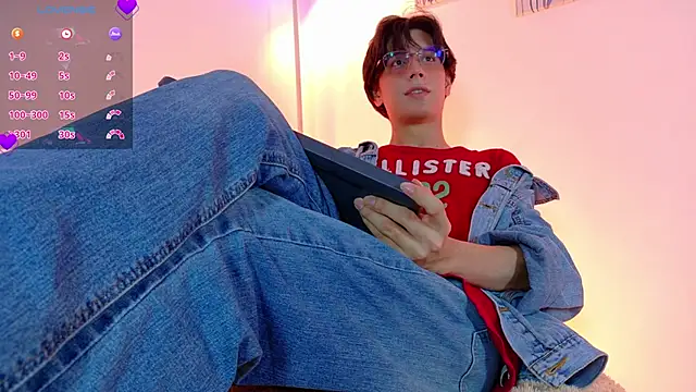 Snapshot of lui_x_dust chatting on 23, 3, 2026 lui x dust online show from 23, 3, 2026