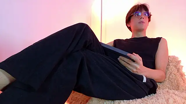 Snapshot of lui_x_dust chatting on 24, 3, 2026 lui x dust online show from 24, 3, 2026