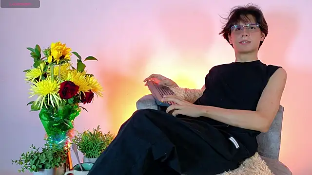 Snapshot of lui_x_dust chatting on 5, 4, 2026 lui x dust online show from 5, 4, 2026