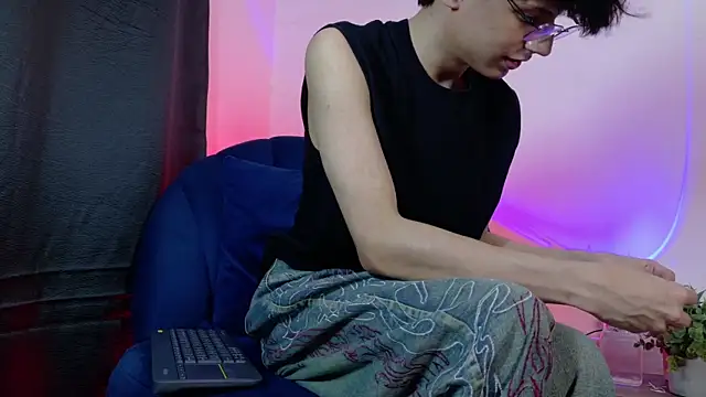Snapshot of lui_x_dust chatting on 16, 5, 2026 lui x dust online show from 16, 5, 2026
