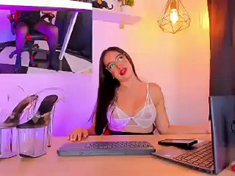 spicy white  online show from 27, 2, 2026