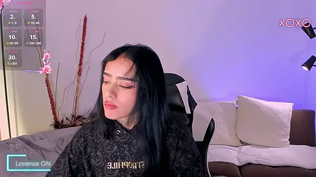 Snapshot of meganlake chatting on 6, 3, 2026 meganlake online show from 6, 3, 2026