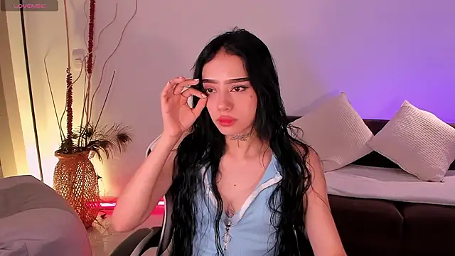 Snapshot of meganlake chatting on 8, 3, 2026 meganlake online show from 8, 3, 2026