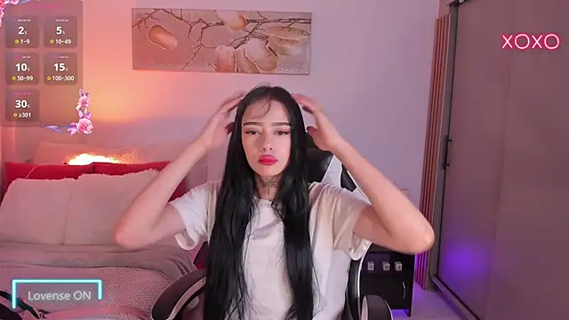 Snapshot of meganlake chatting on 25, 3, 2026 meganlake online show from 25, 3, 2026