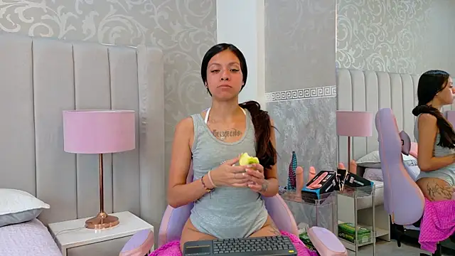 Emily  Stef online show from 17, 5, 2026