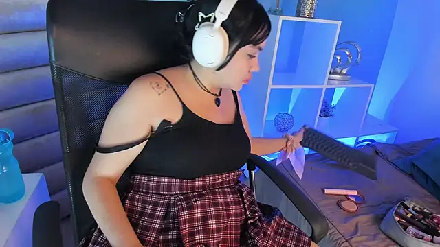 April Swett online show from 13, 3, 2026