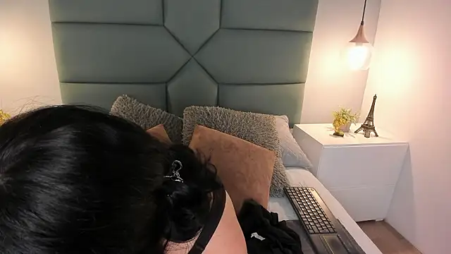 April Swett online show from 15, 3, 2026