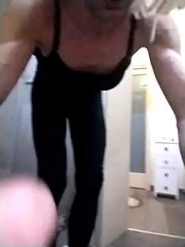 Snapshot of marti_8 chatting on 16, 3, 2026 marti 8 online show from 16, 3, 2026