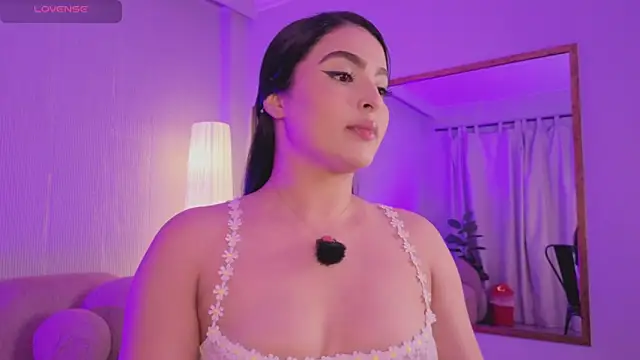 Stephany Harlot online show from 29, 4, 2026