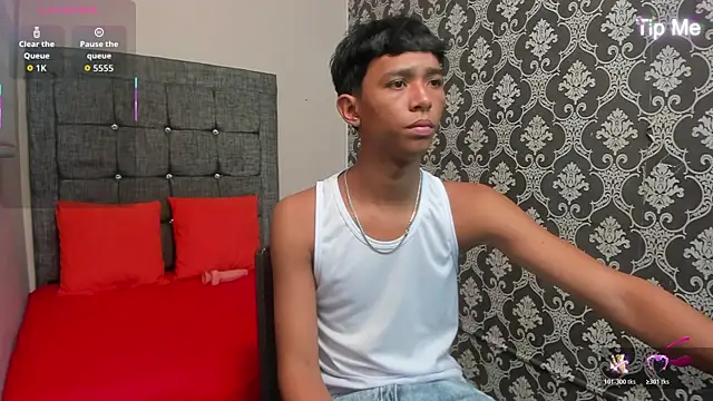 Snapshot of Little_Twink19x chatting on 23, 4, 2026 Little Twink19x online show from 23, 4, 2026