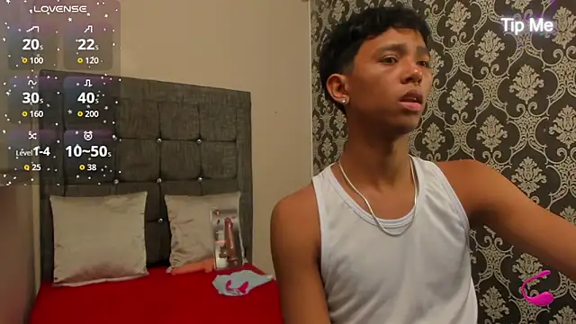 Snapshot of Little_Twink19x chatting on 12, 5, 2026 Little Twink19x online show from 12, 5, 2026