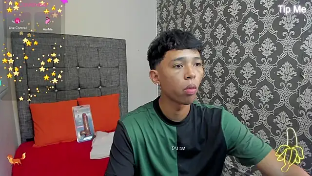Snapshot of Little_Twink19x chatting on 17, 6, 2026 Little Twink19x online show from 17, 6, 2026