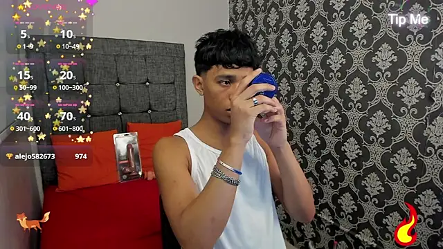 Snapshot of Little_Twink19x chatting on 20, 6, 2026 Little Twink19x online show from 20, 6, 2026