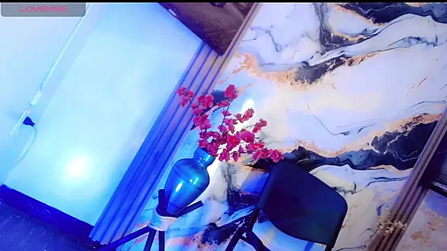 Snapshot of Alondra_Wile chatting on 9, 4, 2026 Alondra Wile online show from 9, 4, 2026