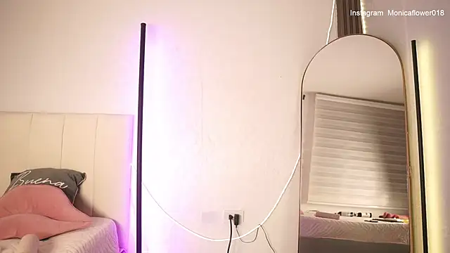 Snapshot of monicaflowerr chatting on 14, 5, 2026 monicaflowerr online show from 14, 5, 2026