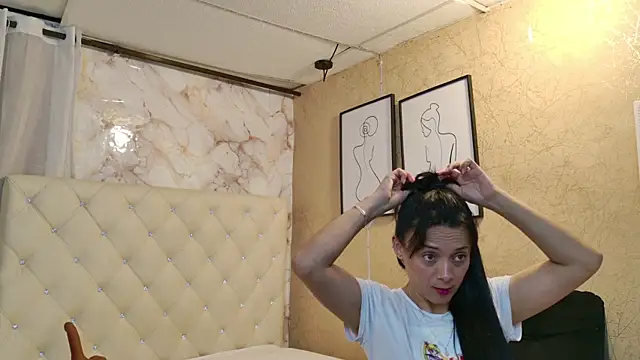 QueenSallyDesire online show from 8, 5, 2026