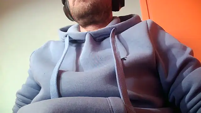 Snapshot of truble78 chatting on 28, 4, 2026 truble78 online show from 28, 4, 2026