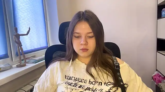 Snapshot of TomikoPfau chatting on 1, 3, 2026 TomikoPfau online show from 1, 3, 2026