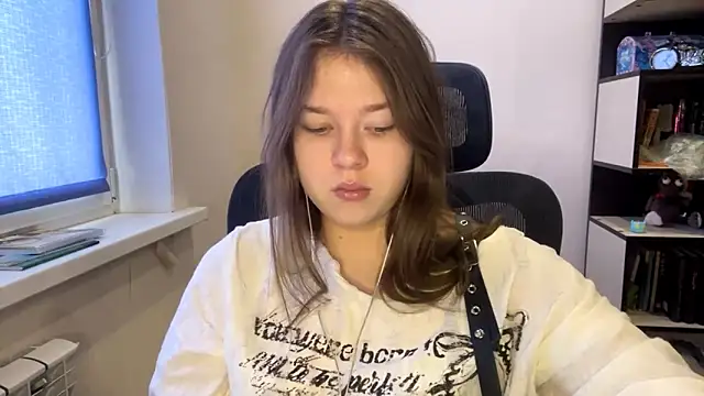 Snapshot of TomikoPfau chatting on 2, 3, 2026 TomikoPfau online show from 2, 3, 2026