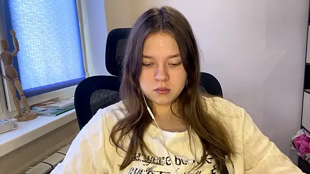 Snapshot of TomikoPfau chatting on 6, 3, 2026 TomikoPfau online show from 6, 3, 2026