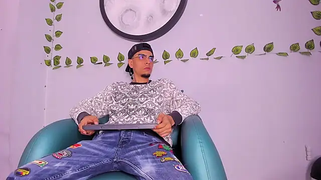 Snapshot of Endrick-23 chatting on 12, 3, 2026 Endrick-23 online show from 12, 3, 2026