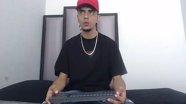 Snapshot of Endrick-23 chatting on 1, 4, 2026 Endrick-23 online show from 1, 4, 2026