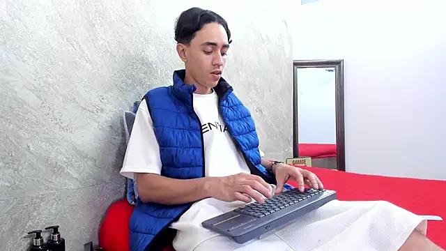 Snapshot of Mick-lollipop chatting on 6, 3, 2026 Mick-lollipop online show from 6, 3, 2026