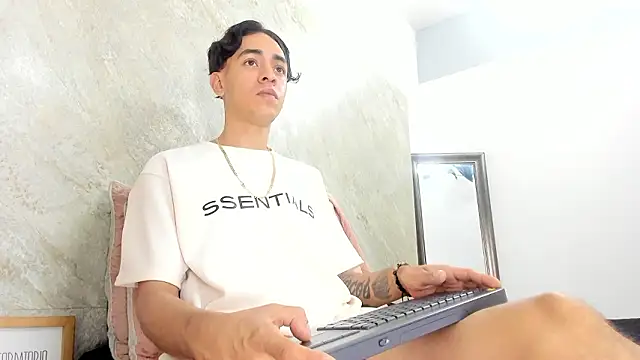 Snapshot of Mick-lollipop chatting on 13, 3, 2026 Mick-lollipop online show from 13, 3, 2026