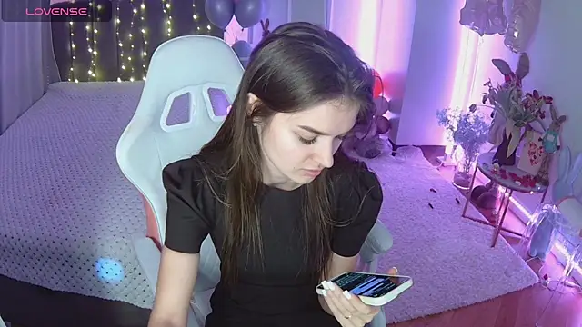 Ann Wood online show from 16, 3, 2026